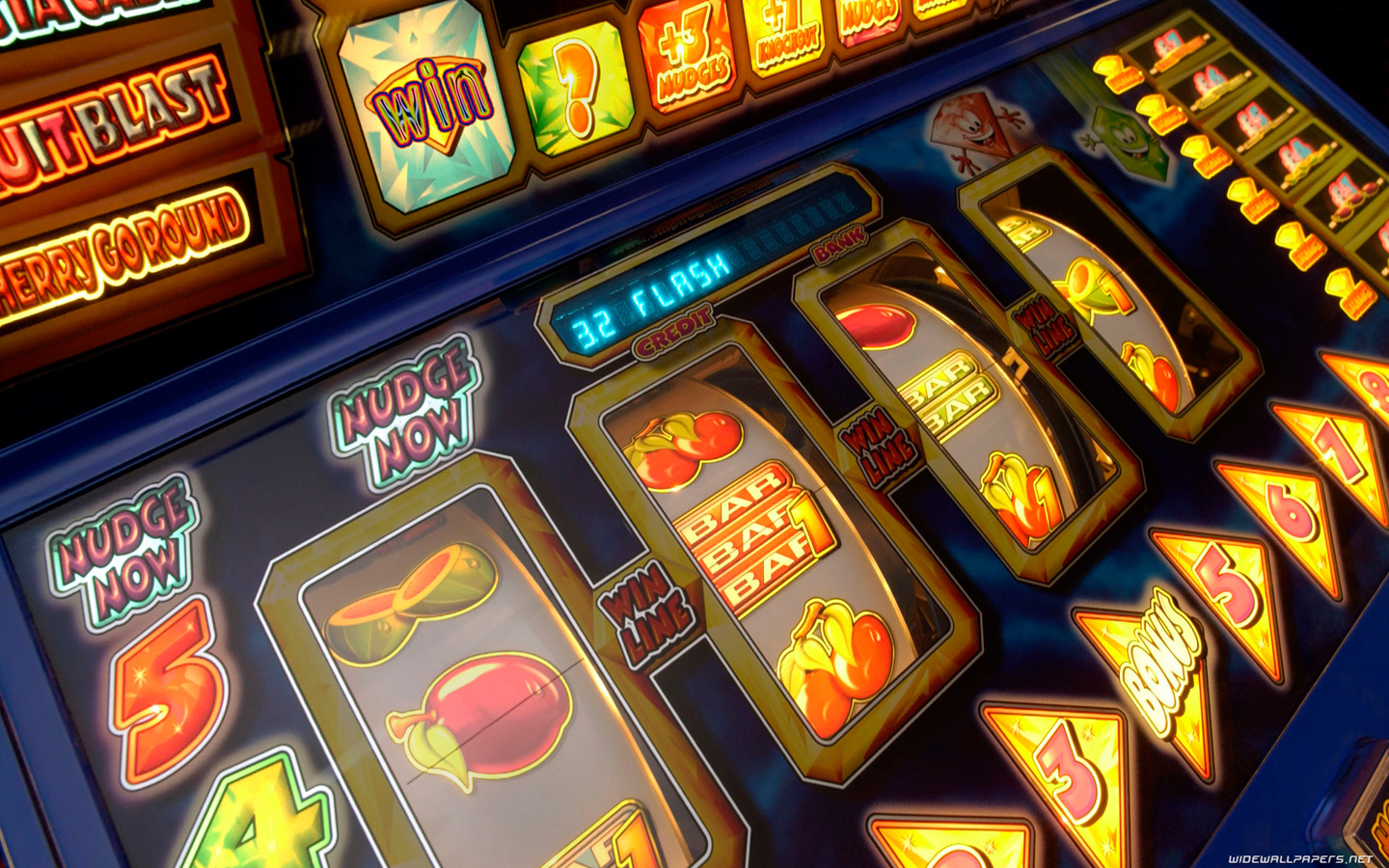 zarabatyvaem s pomoshhyu igrovyx avtomatov v kazino lotoru